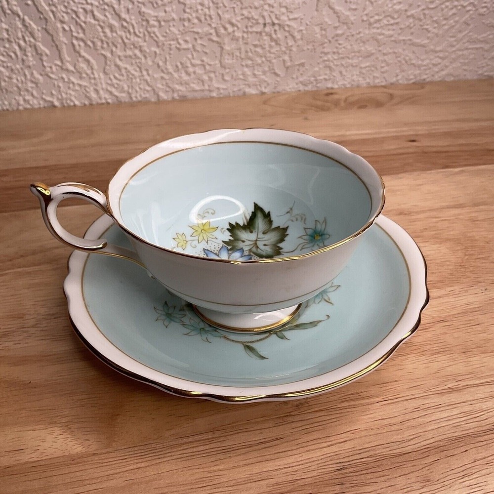 VTG Paragon Double Warrant TeaCup/Saucer Mint green/Dogwood Gold Trim England